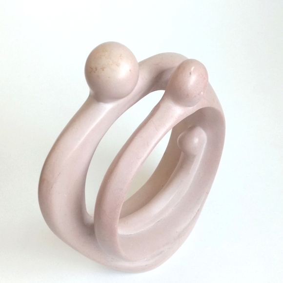 Unique Antique Alabaster Beige Stone Sculpture of Family w/ Child (7 1/2” Tall) - Picture 11 of 15